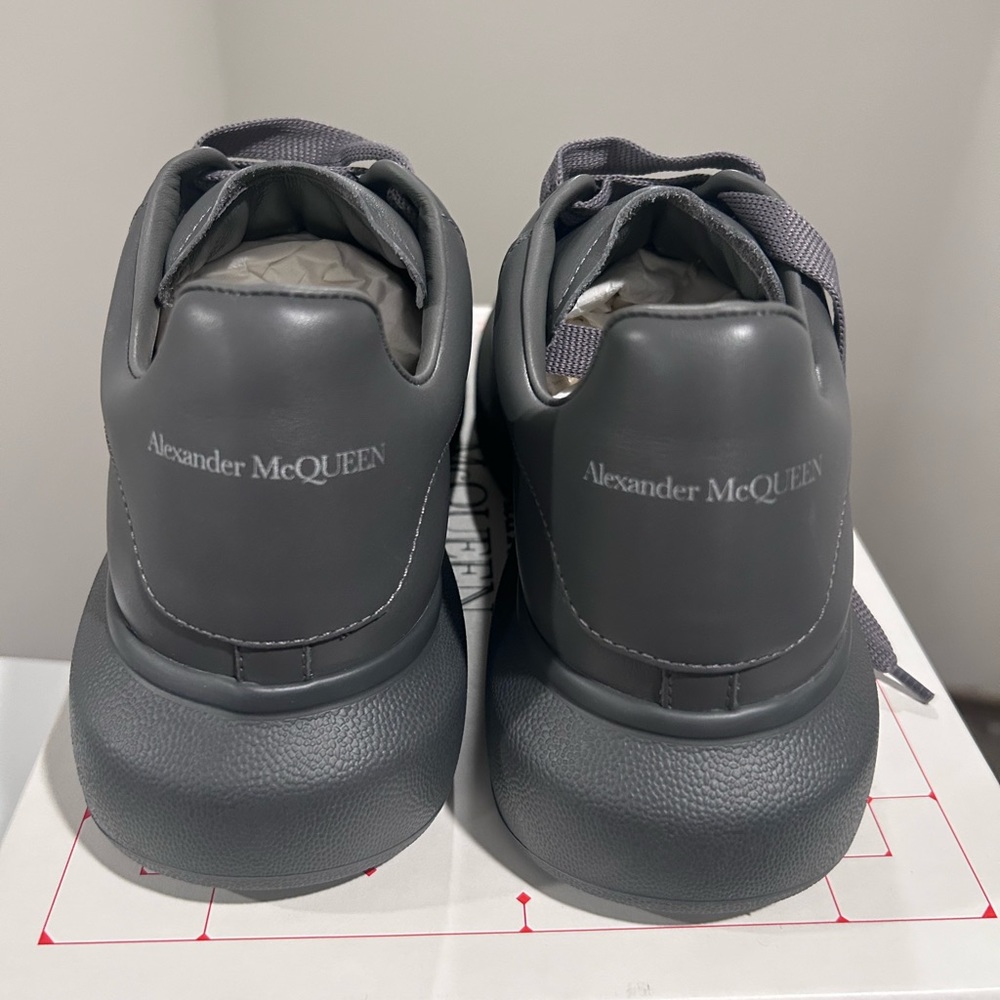 100% Authentic Alexander McQueen never worn before.
